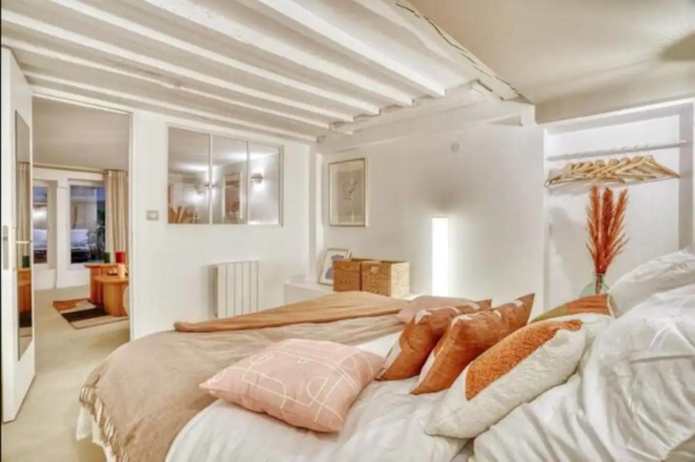 Geranimus Lombards : Heart Of Apartment